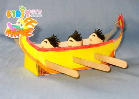 How to make a Dragon Boat Festival dragon boat with a carton