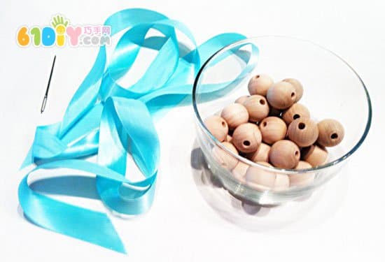 Teacher's Day Handmade: Wooden Bead Necklace