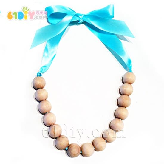 Teacher's Day Handmade: Wooden Bead Necklace