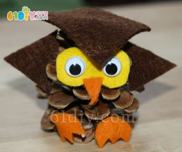 Another pine cone owl DIY production