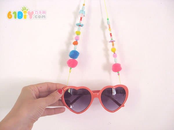 Give Lolita glasses DIY hair ball necklace