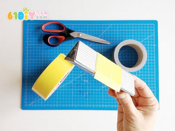 Cardboard Making Kaleidoscope