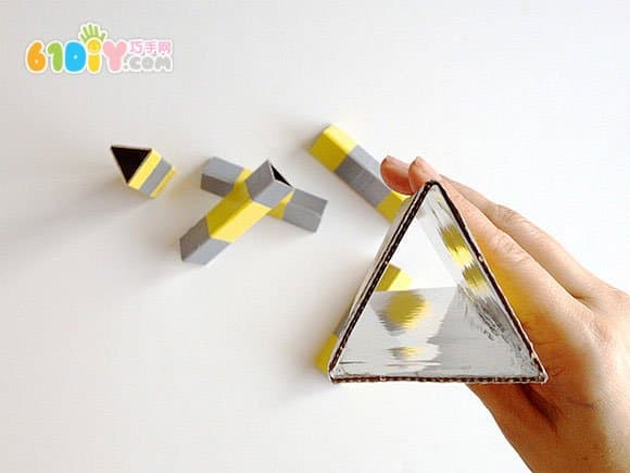 Cardboard Making Kaleidoscope