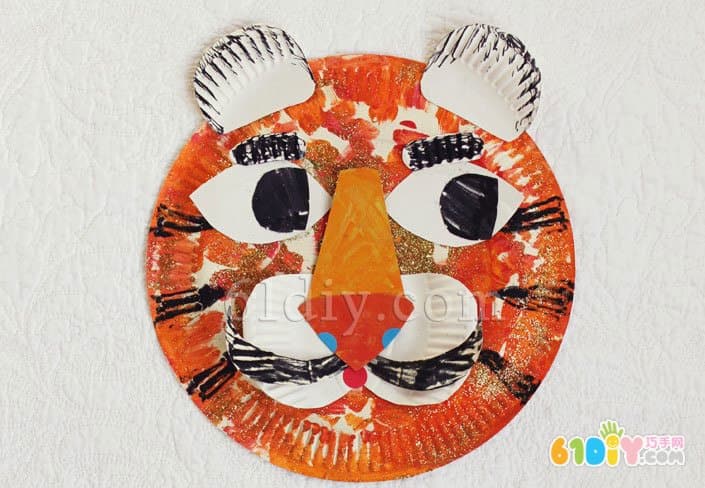 Children's handmade paper plate tiger