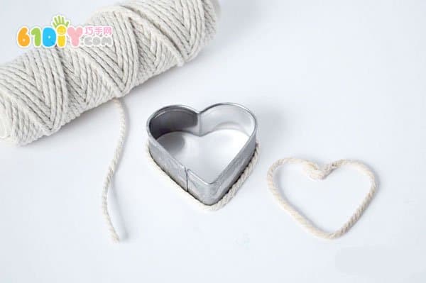 Chinese Valentine's Day Love Heart Ornament DIY Production