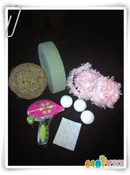 How to Make Holiday Decoration Flower Balls