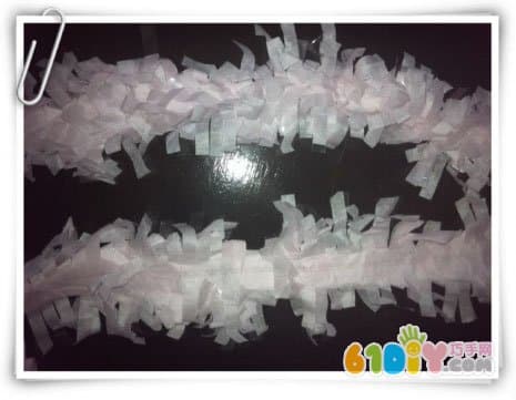 How to Make Holiday Decoration Flower Balls