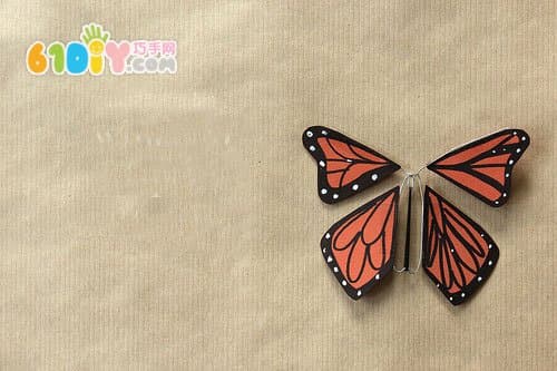 Children's manual tutorial: butterfly flapping its wings