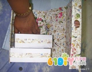 Handmade folding jewelry box
