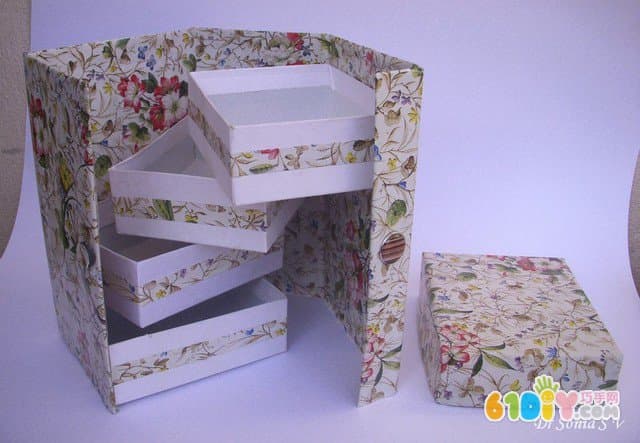 Handmade folding jewelry box