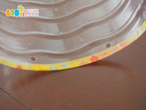Oil barrel waste utilization to make toy bucket