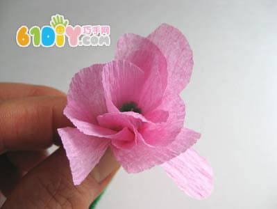 Wrinkle paper flower DIY production