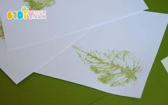 Leaf print greeting card making