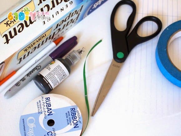 Old mosquito net making makeup mask