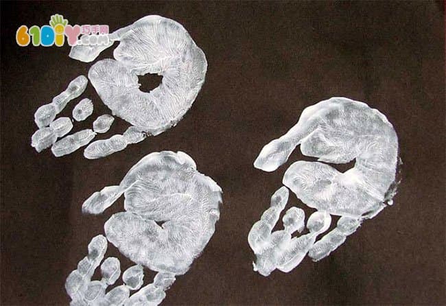 Halloween Handmade: Handprinting Ghosts