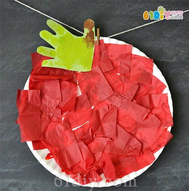 Children's handmade paper plate apple