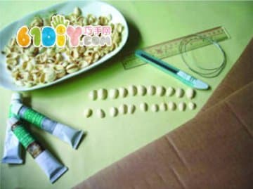 Pistachio Shell Cardboard Photo Frame DIY