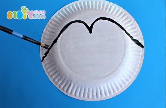 Halloween DIY making paper plate vampire