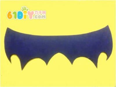 Making Halloween bats with cardboard
