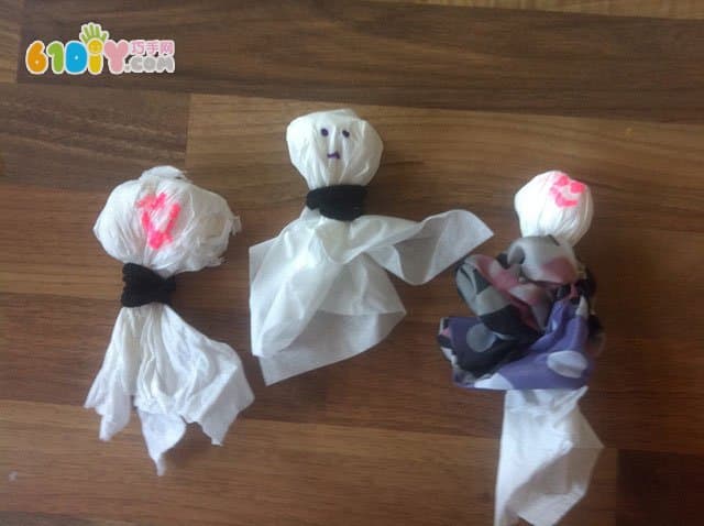Halloween: Napkin DIY Ghost