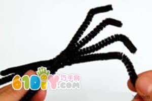 Hairy Hair Ball DIY Halloween Spider