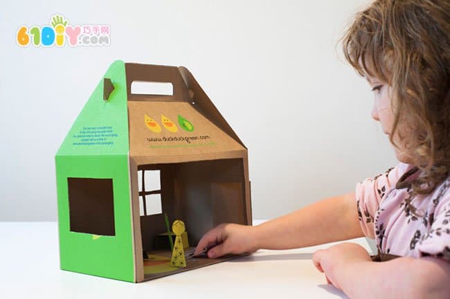 Children's handmade carton small house