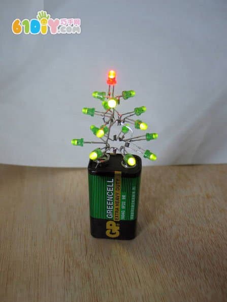 Making shiny and bright Christmas trees with LED lights