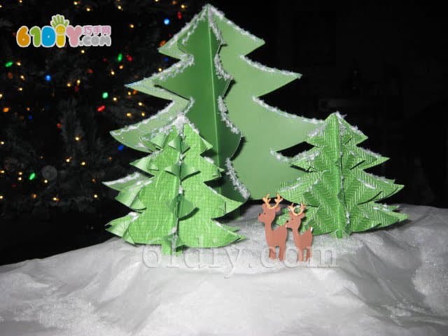 Three-dimensional Christmas tree production illustration