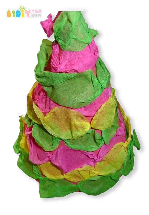 Simple crepe paper christmas tree making