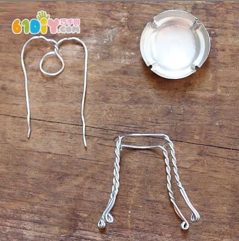 DIY Wire Chair from Cans