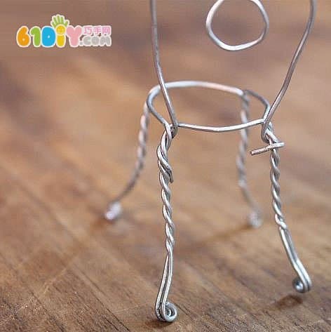 DIY Wire Chair from Cans