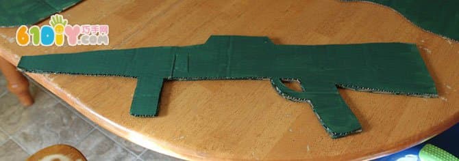 Waste cardboard making toy gun