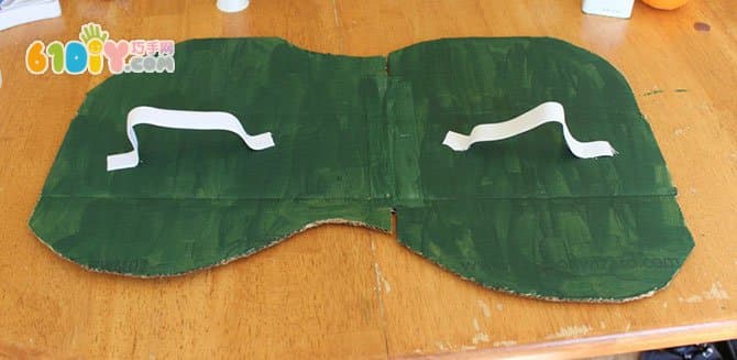 Waste cardboard making toy gun