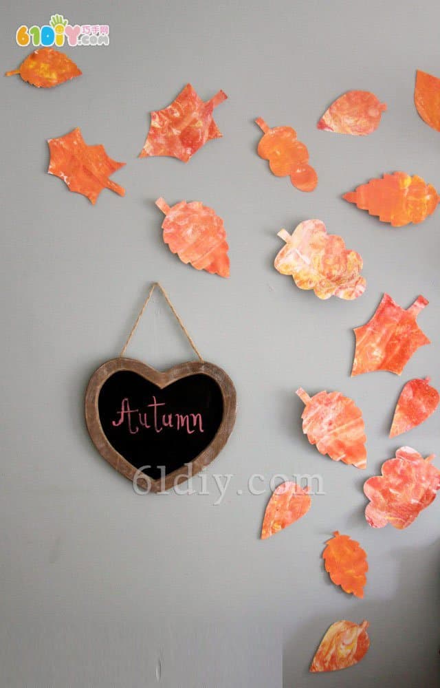 Shaving foam creating beautiful textured leaves