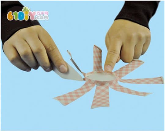 Children's DIY tutorial Paper cup windmill production