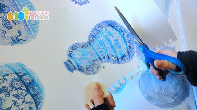 Children's creative handwork beautiful blue and white porcelain