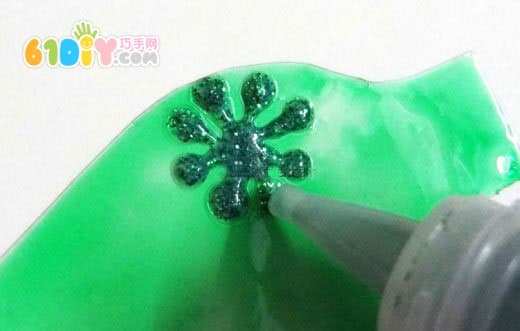 Glitter glue handmade Christmas ball ornaments