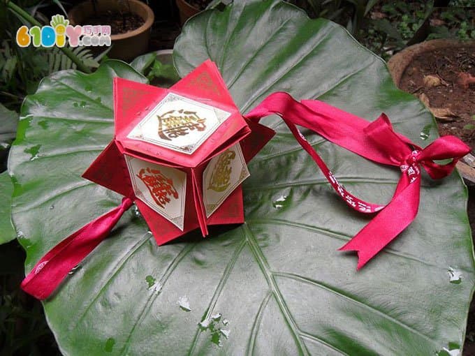 Simple red envelope lantern