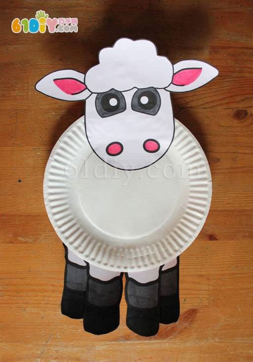 Children's handmade paper plate cotton lamb