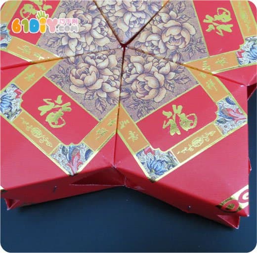 10 red envelopes making stars