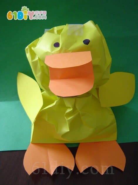 Kindergarten spring handmade paper bag duckling