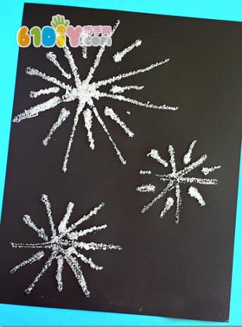 Paint beautiful fireworks with salt