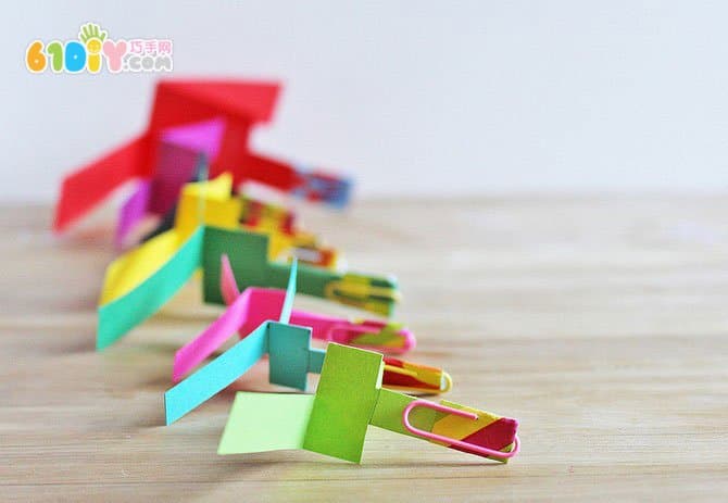 Teach you to make bamboo rafts with cardboard paper clips