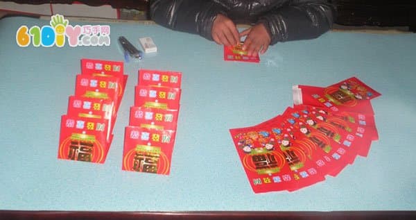How to Make Lanterns from Red Envelopes