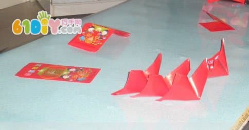 How to Make Lanterns from Red Envelopes