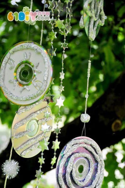Turn waste into treasure DIY shiny bright disc wind chimes