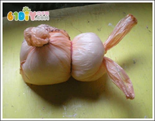 Easter DIY plastic bag making bunny