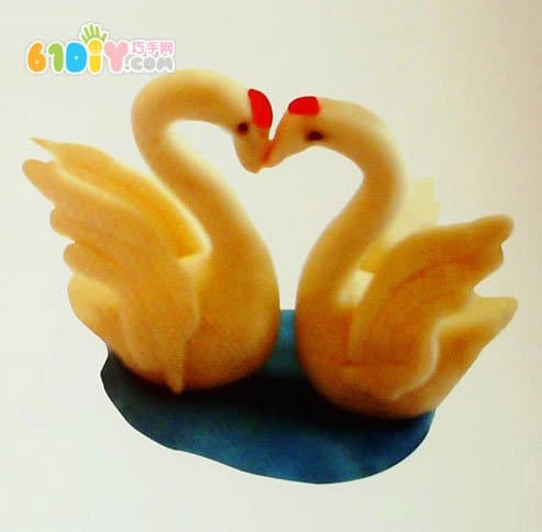 Ultralight clay making swan