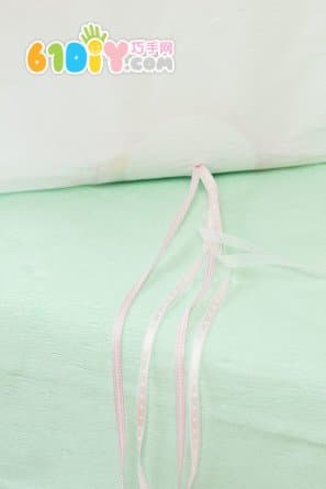 Easter DIY Tissue Rabbit Bracelet
