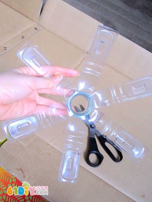 Beverage bottle DIY making flowers
